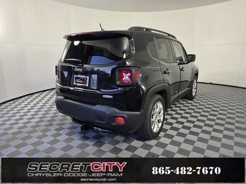 Used 2015 Jeep Renegade Latitude image 7