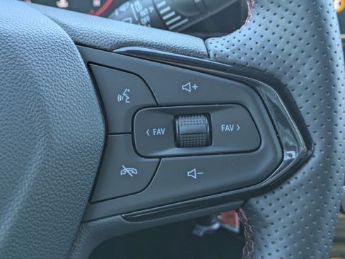 Used 2024 Chevrolet Trax RS image 26