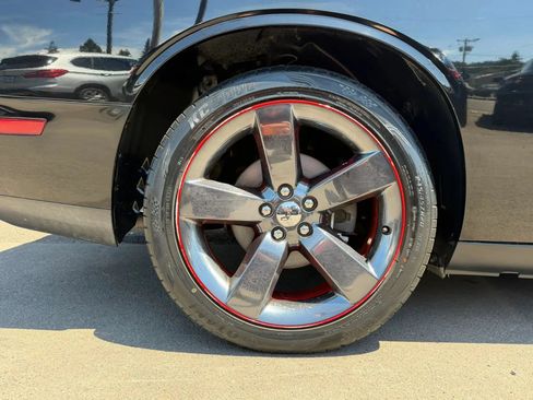 Used 2012 Dodge Challenger SXT RWD image 19