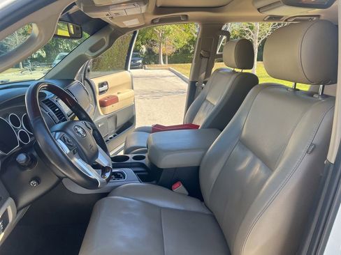 Used 2014 Toyota Sequoia Platinum image 48
