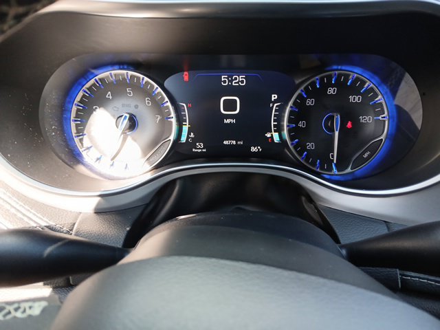 Used 2025 Chrysler Pacifica Limited FWD image 46