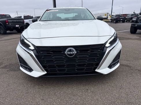 Used 2024 Nissan Altima 2.5 S image 16