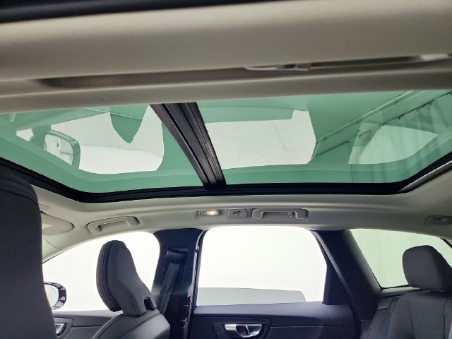 New 2026 Volvo XC60 B5 Plus w/ Climate Package AWD/4WD image 18