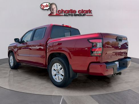 Used 2023 Nissan Frontier SV w/ SV Convenience Package RWD image 4