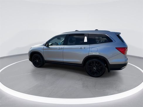 Used 2017 Honda Pilot Touring image 9