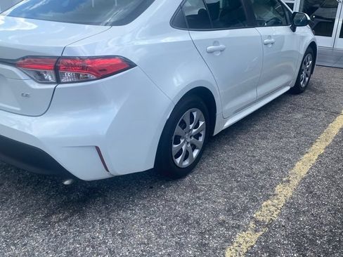 Used 2024 Toyota Corolla LE FWD image 3