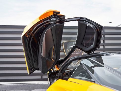 Used 2018 McLaren 720S Performance image 31