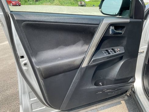 Used 2014 Toyota RAV4 XLE AWD/4WD image 26