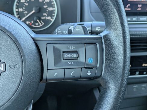 Used 2024 Nissan Rogue SV AWD/4WD image 26