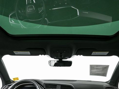 Certified 2025 Audi Q3 2.0T Premium image 18