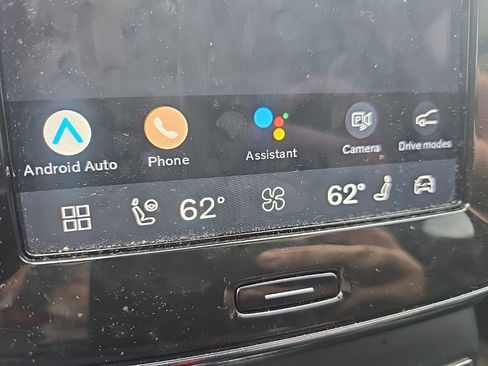 Used 2023 Volvo XC40 B5 Plus w/ Driver Assist Package image 17