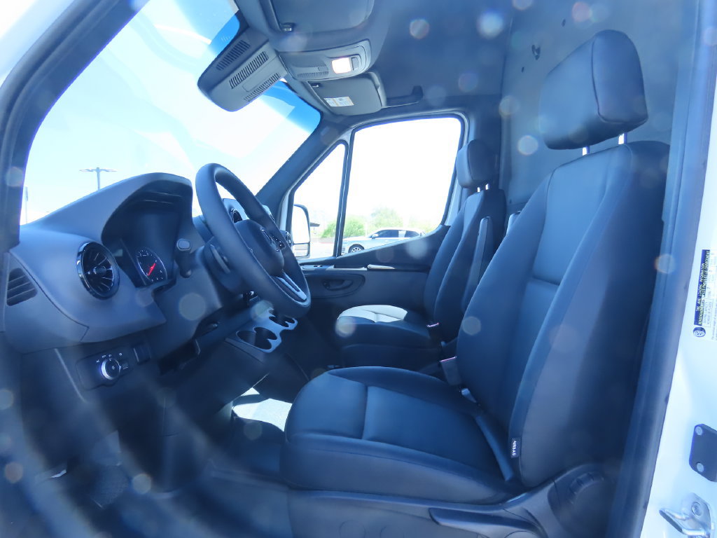 Used 2024 Mercedes-Benz Sprinter 2500 image 19