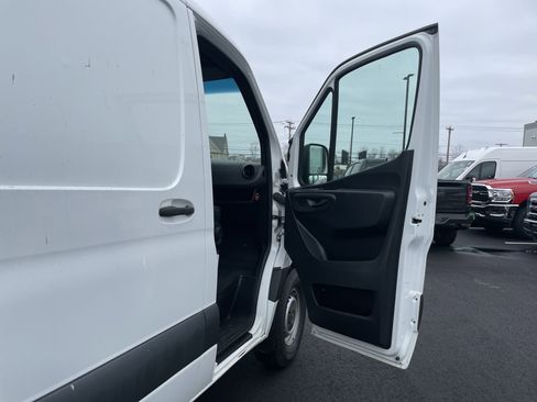 Used 2019 Mercedes-Benz Sprinter 1500 image 8