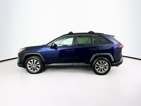 Used 2021 Toyota RAV4 XLE Premium image 4