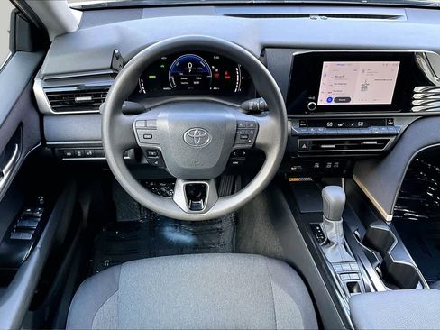 Used 2026 Toyota Camry LE FWD image 6