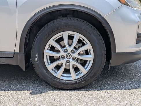 Used 2018 Nissan Rogue SV FWD image 10