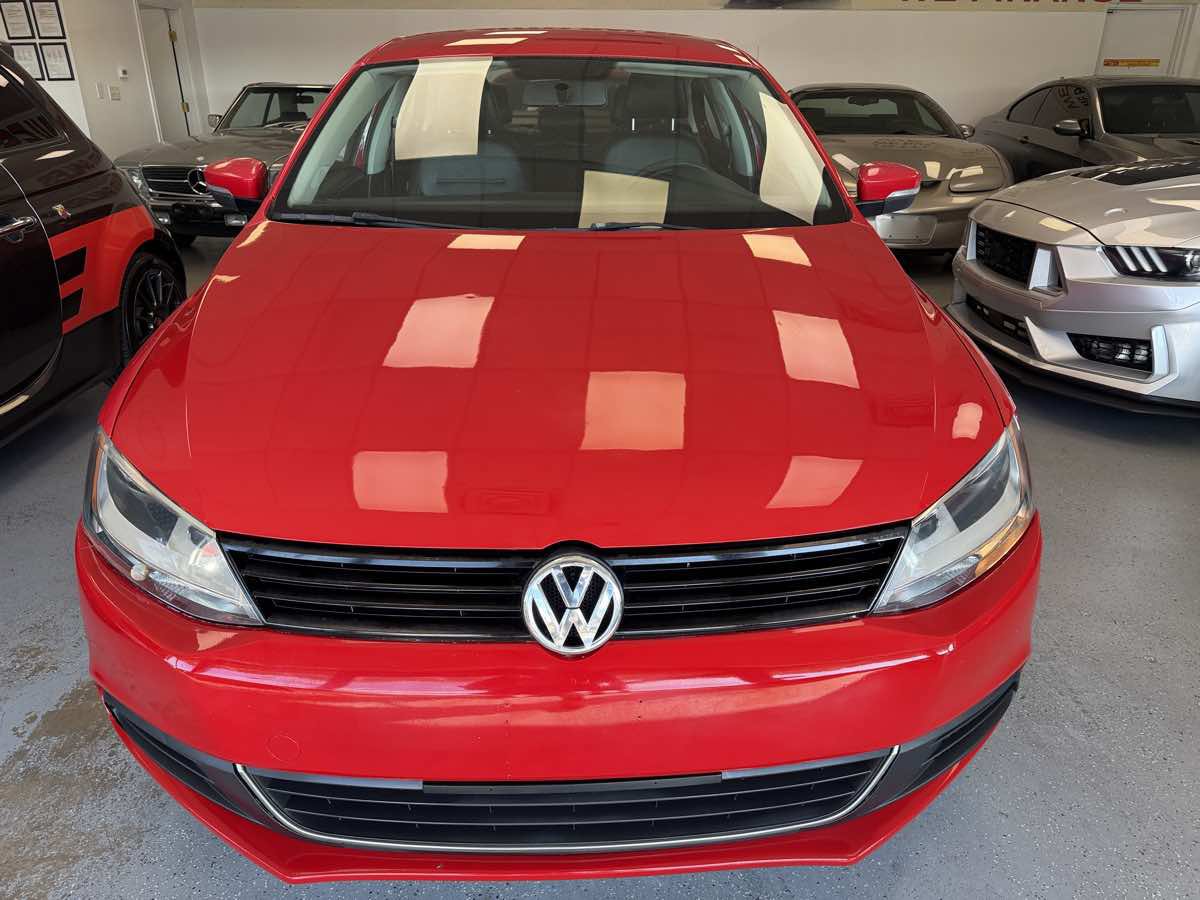 Used 2014 Volkswagen Jetta SE FWD image 2