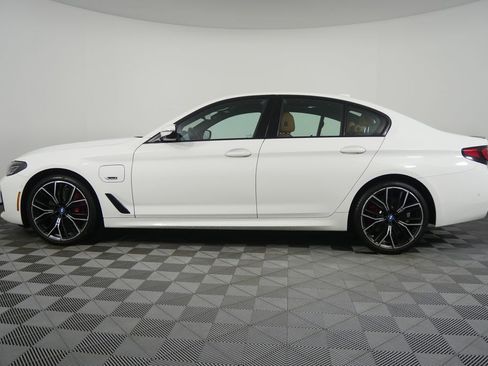 Certified 2023 BMW 530e w/ Executive Package image 6