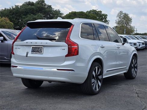 Certified 2025 Volvo XC90 T8 Plus image 8
