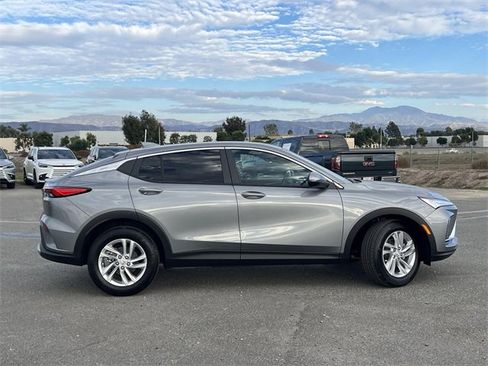 New 2026 Buick Envista Preferred image 2