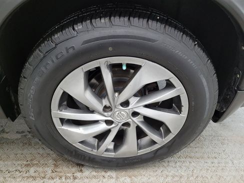 Used 2015 Nissan Rogue SL w/ SL Premium Package image 31