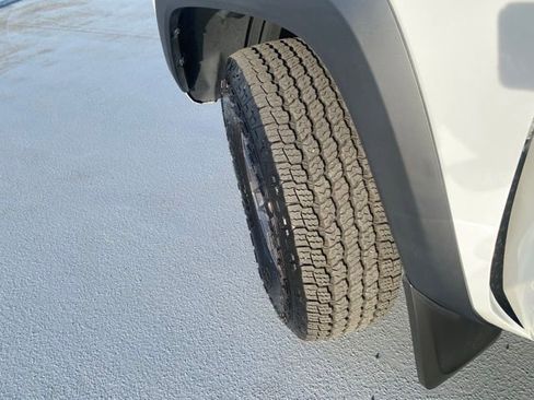 Certified 2023 Toyota Tacoma TRD Off-Road AWD/4WD image 27