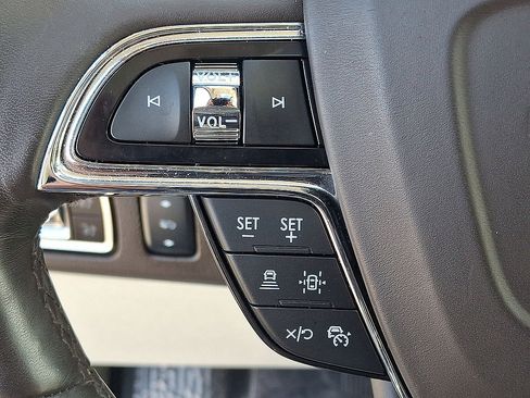 Used 2024 Lincoln Navigator L Black Label AWD/4WD image 23
