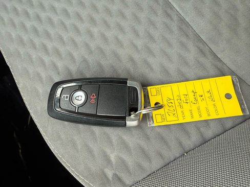 Used 2020 Ford Escape SE image 28