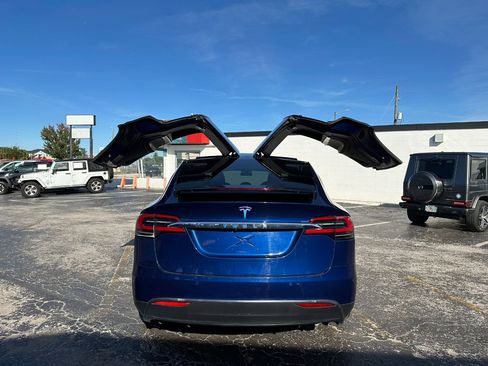 Used 2020 Tesla Model X Long Range image 8