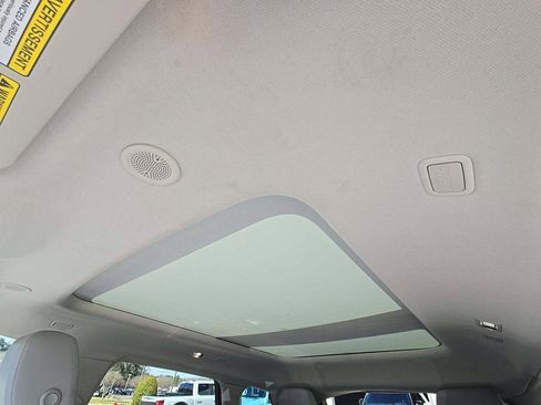 Used 2024 Land Rover Range Rover Evoque S image 8