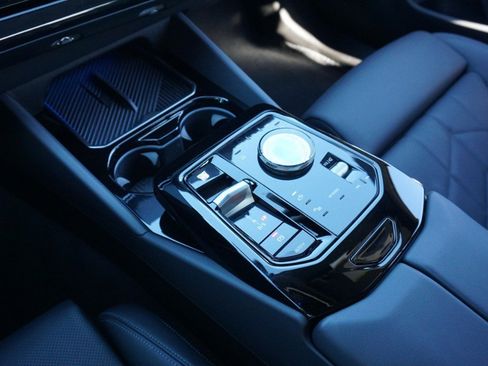 Used 2024 BMW 530i 530i w/ Convenience Package image 19