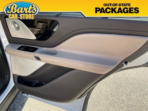 Used 2020 Lincoln Aviator Reserve w/ Equipment Group 202A AWD/4WD image 11