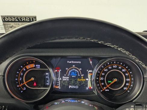 Used 2021 Jeep Wrangler Unlimited Sahara AWD/4WD image 17