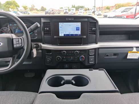 New 2026 Ford F350 4x4 Crew Cab DRW Super Duty image 16