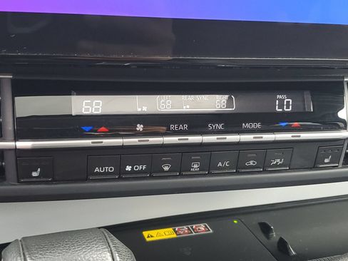 Certified 2025 Toyota Sienna XLE w/ XLE Plus Package AWD/4WD image 24