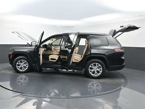 Used 2022 Jeep Grand Cherokee L Limited w/ Luxury Tech Group II image 43