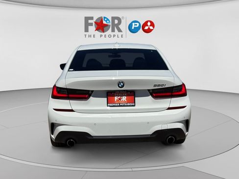 Used 2021 BMW 330i Sedan w/ M Sport Package RWD image 4