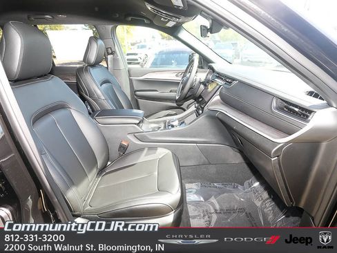 New 2025 Jeep Grand Cherokee Limited image 18