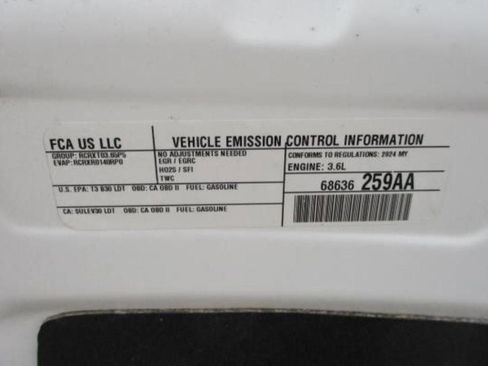 Used 2024 Chrysler Pacifica Touring-L image 11