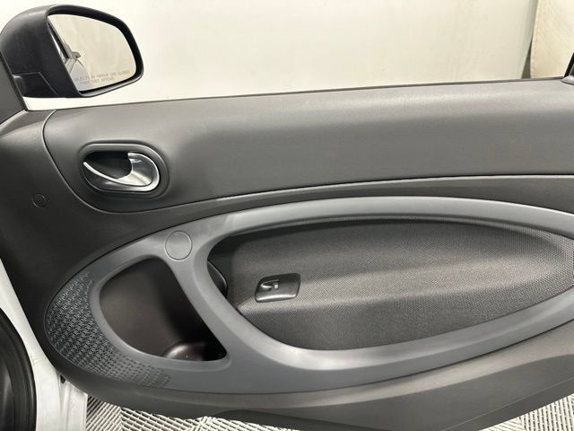 Used 2018 smart fortwo electric drive RWD image 27