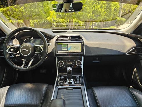 Used 2020 Jaguar XE S image 14
