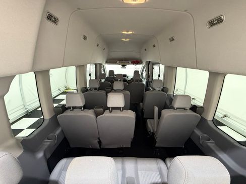 Used 2019 Ford Transit 350 XLT image 5