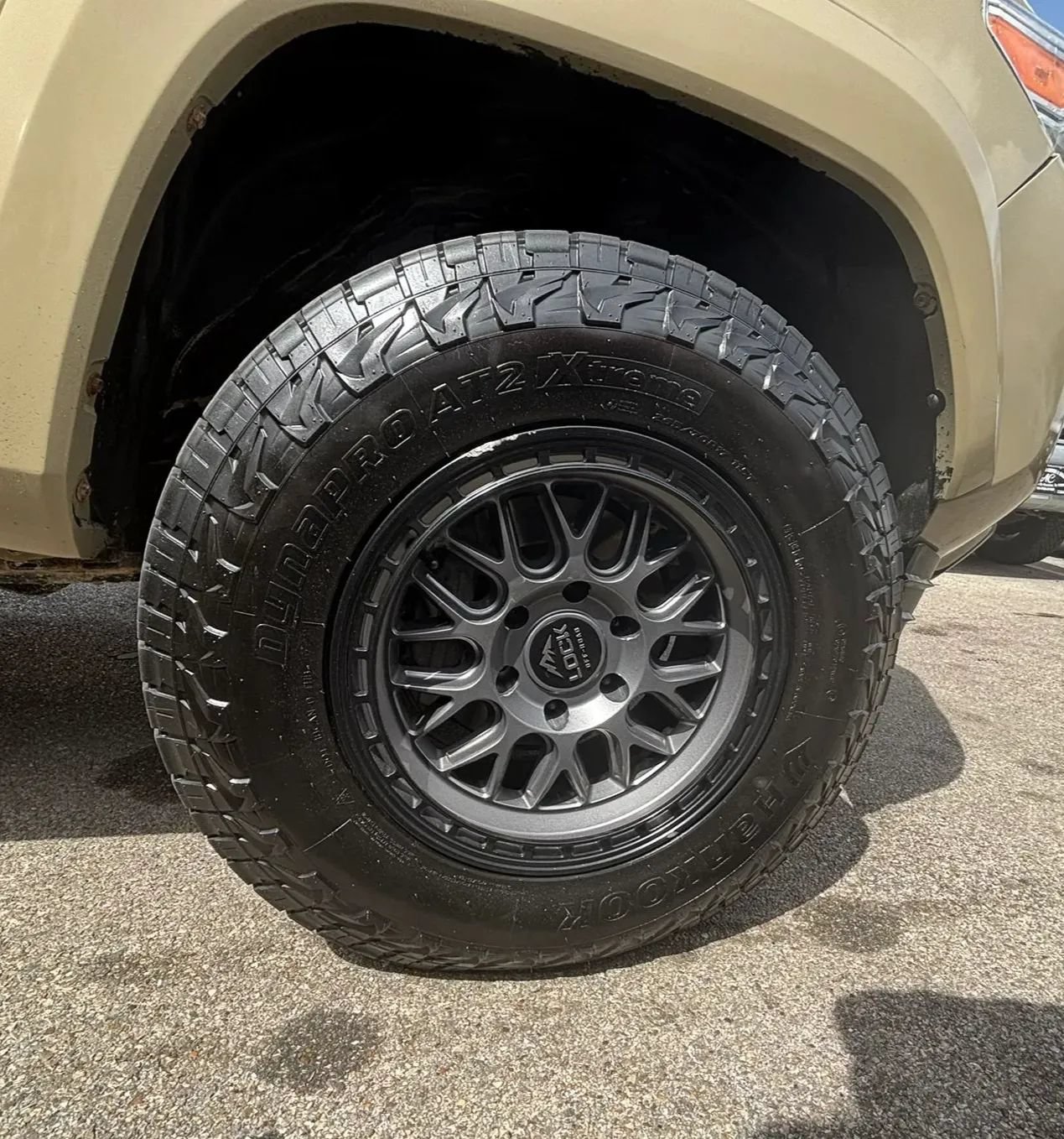 Used 2018 Toyota Tacoma SR5 RWD image 24