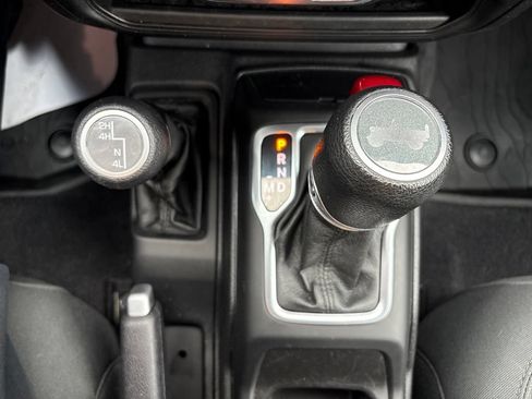 Used 2021 Jeep Wrangler Unlimited Sport AWD/4WD image 28