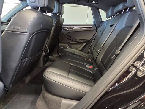Certified 2026 Porsche Macan AWD/4WD image 11