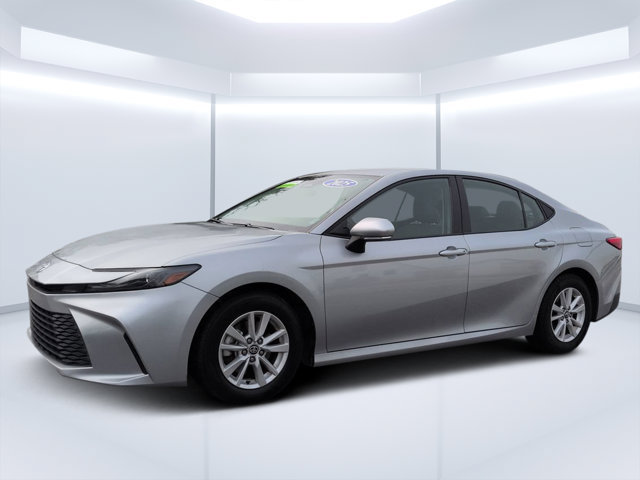 Used 2025 Toyota Camry LE FWD image 7