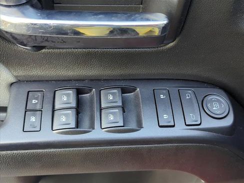 Used 2018 Chevrolet Silverado 1500 Custom w/ Custom Value Package RWD image 10