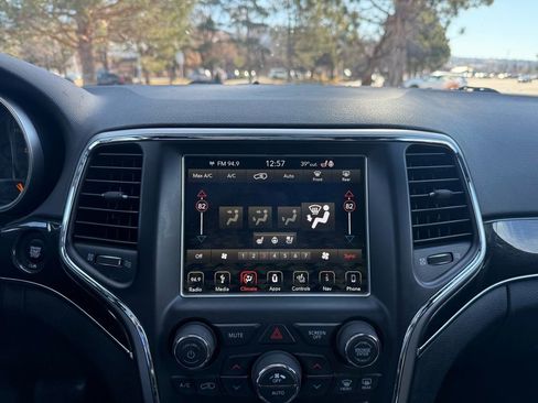 Used 2018 Jeep Grand Cherokee Trailhawk w/ Trailhawk Luxury Group image 16