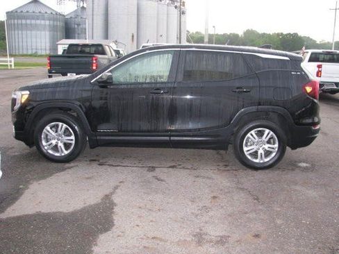 Used 2024 GMC Terrain SLE AWD/4WD image 13