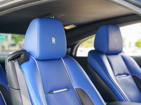 Used 2019 Rolls-Royce Wraith RWD image 27